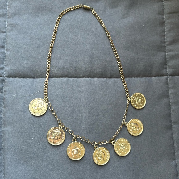 Hand Crafted Jewelry - Gold coin short handmade necklace